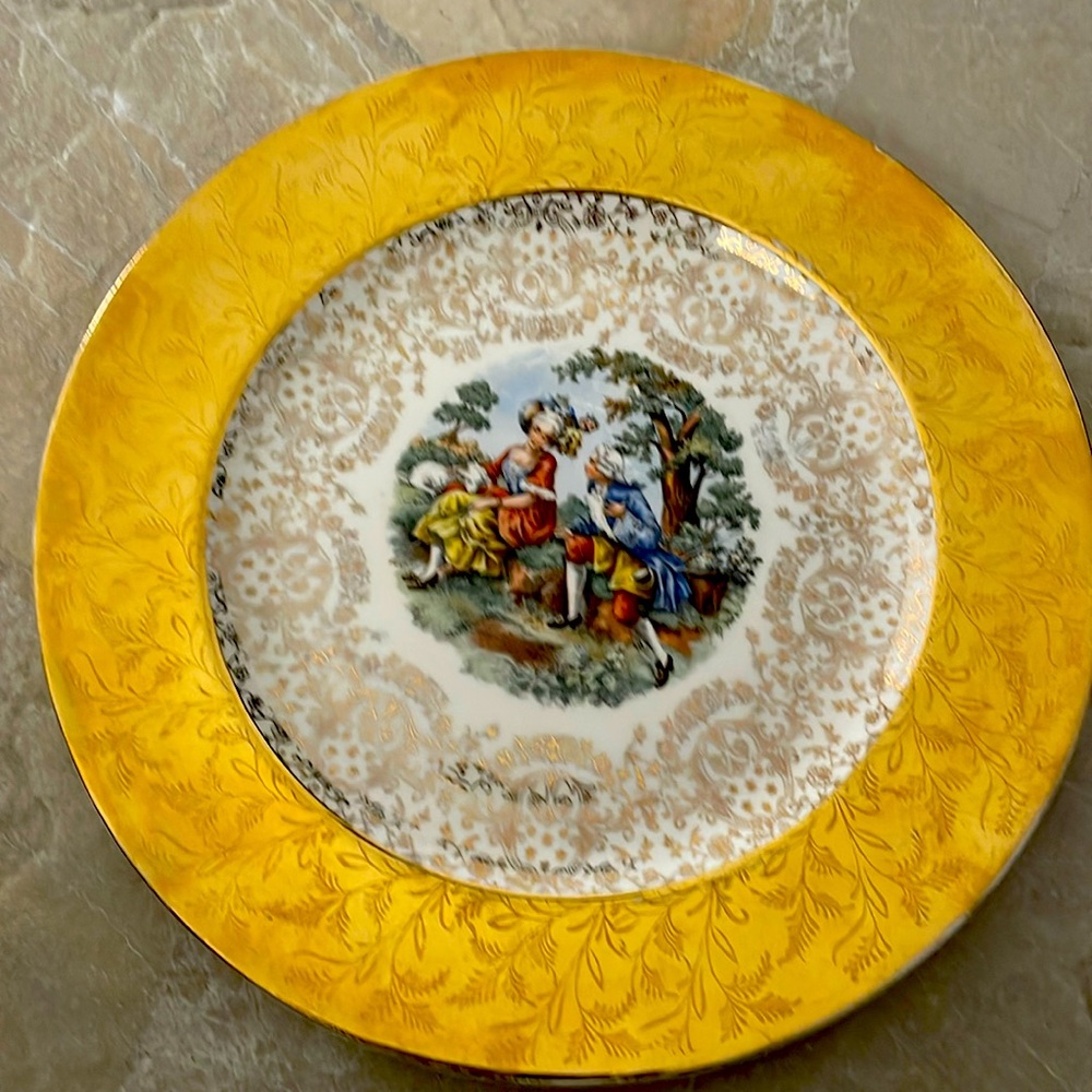 VTG ROYAL CHINA 1-1/2”of 22 KARAT GOLD RIM FILIGREE DANCING COUPLE &FLUTIST. 10”
